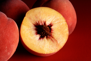 Autumn Red peaches.jpg © Jack Dykinga, USDA